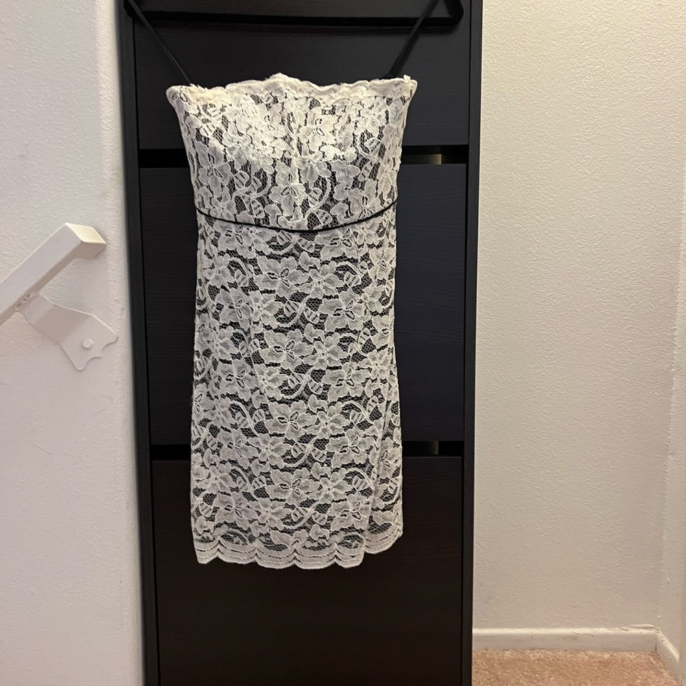 Diane von Furstenberg mini lace dress